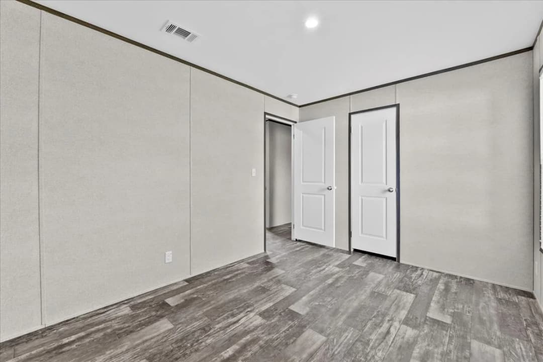 909 lake thomas road, lake wales, florida 33898 (sold)  interior home features