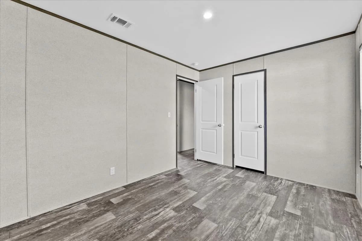 909 lake thomas road, lake wales, florida 33898 (sold)  interior home features