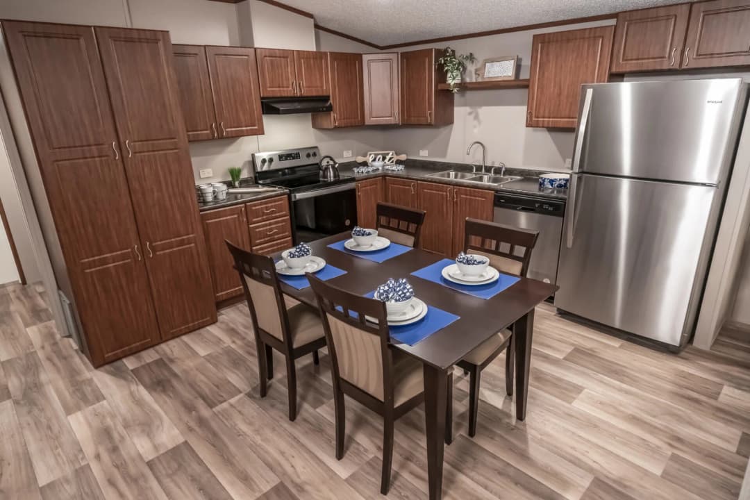 Classic c-1664-32c kitchen home features