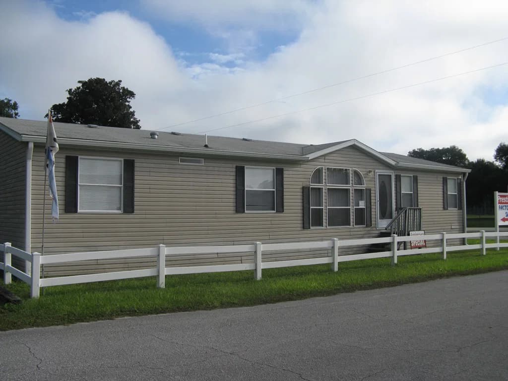 Tracy 3 br 4260 hero, elevation, and exterior home features