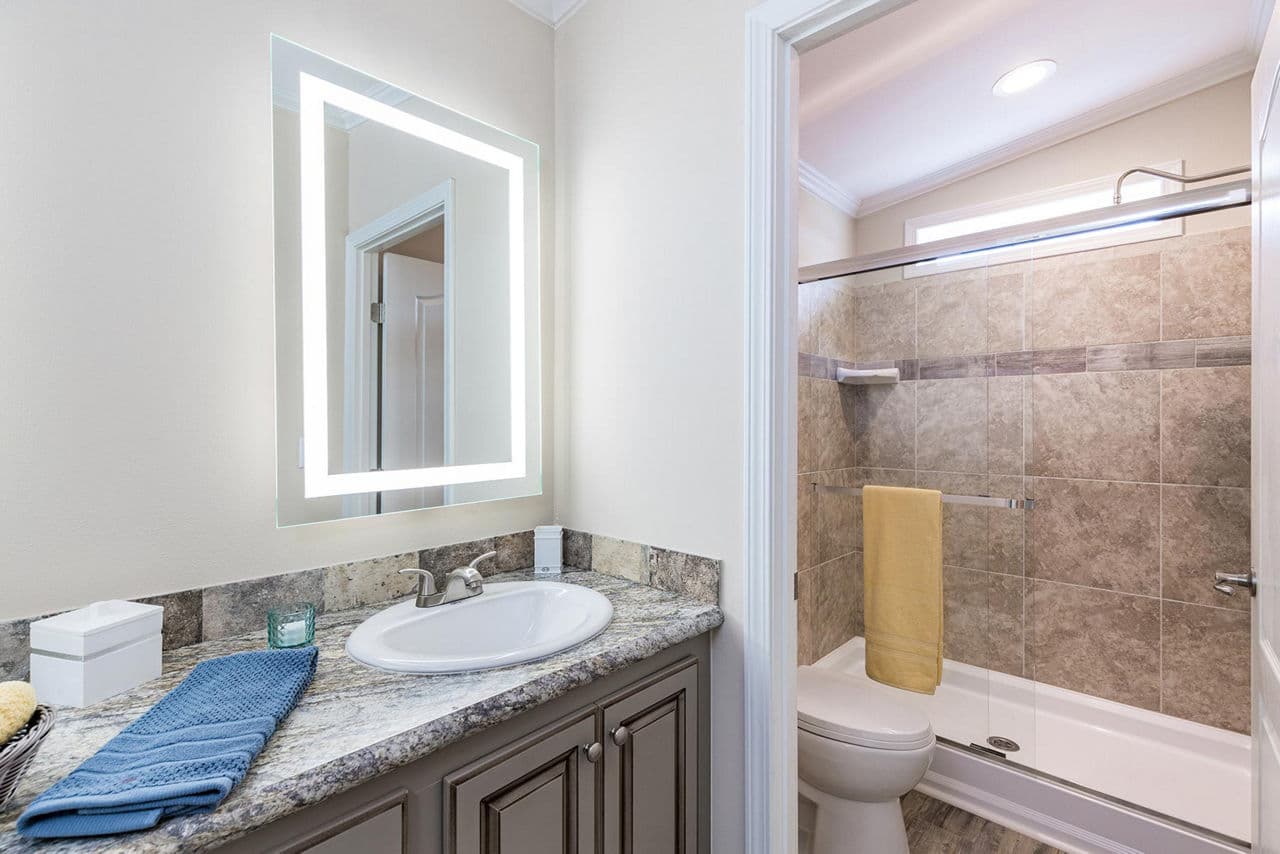 Silver springs 5046 bathroom home features