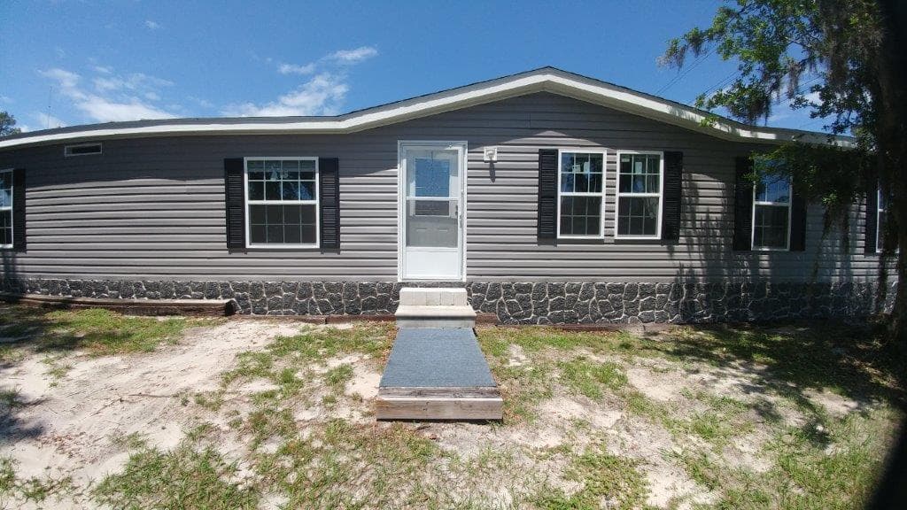 Brandon 2866 ith optional kitchen hero, elevation, and exterior home features