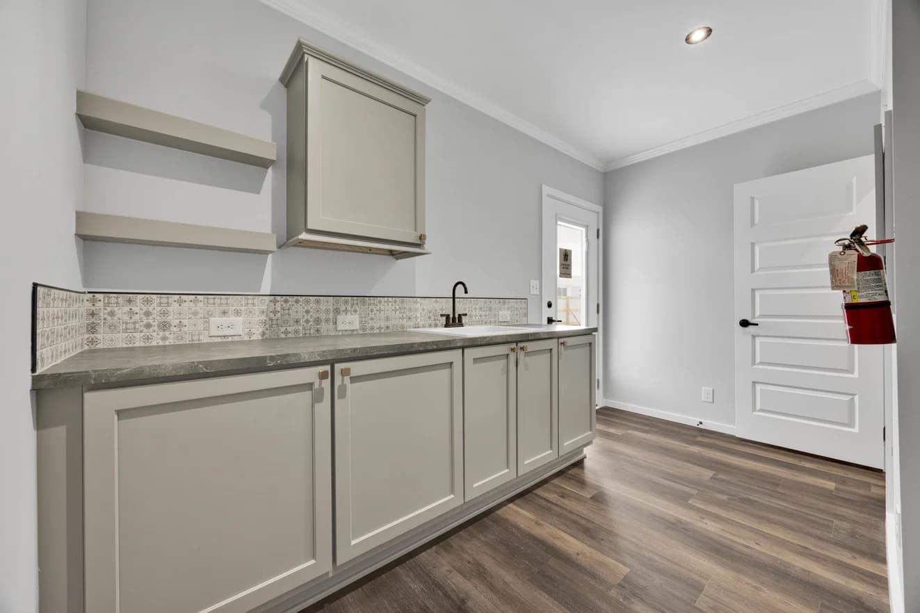 Draper 40764a interior home features