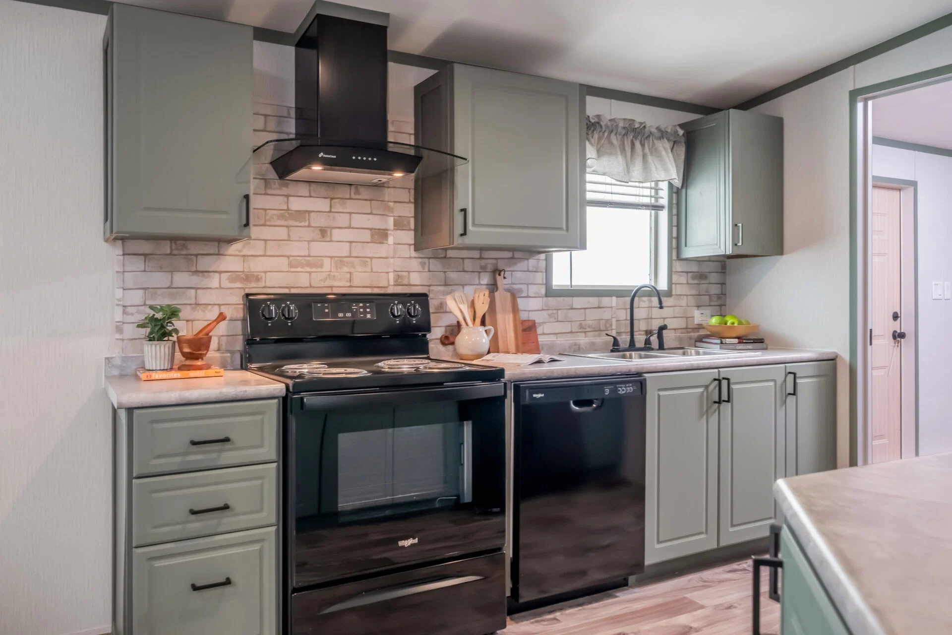 Heritage h-3248-32a kitchen home features