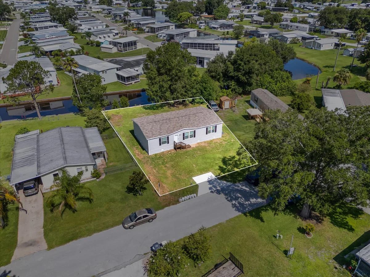 9060 sarah drive, polk city, florida 33868 (sold) exterior home features