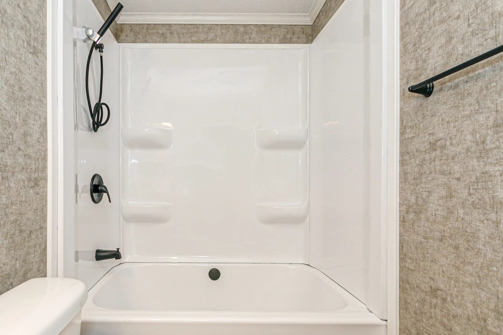 Classic c-3264-32bp bathroom home features