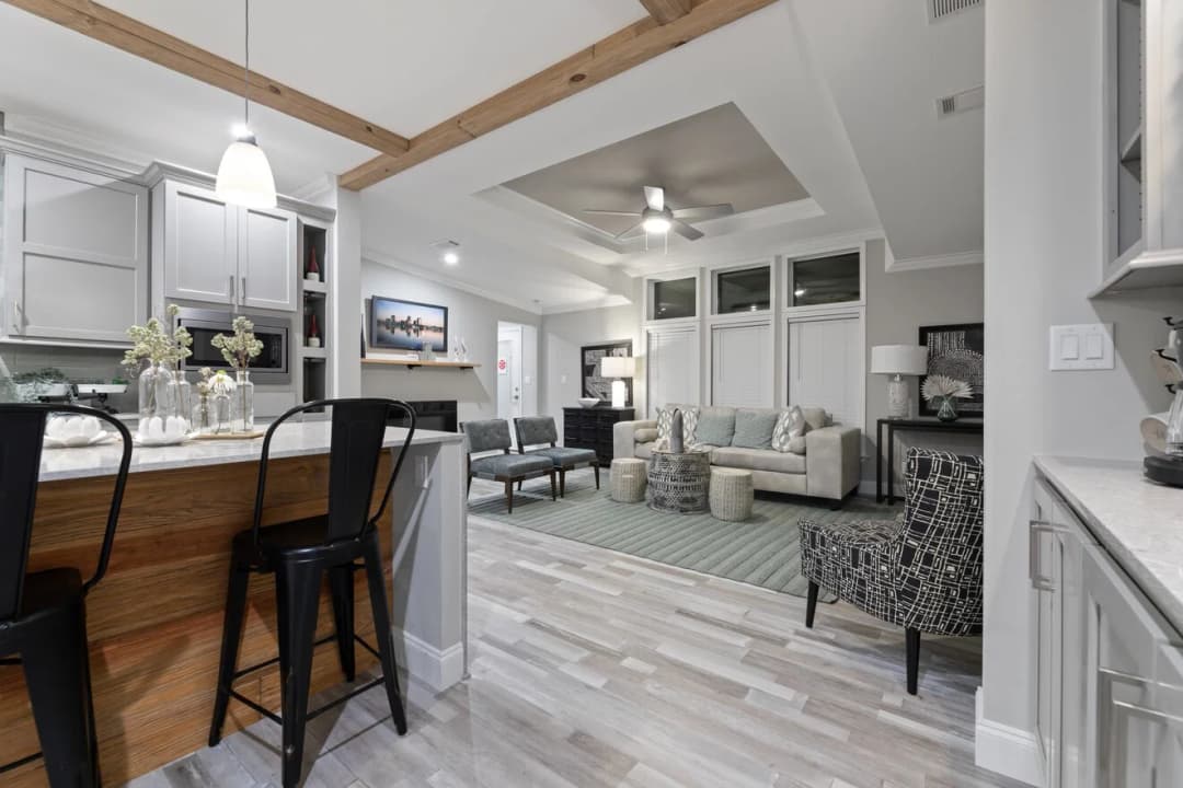 Isla ii 42484a interior home features