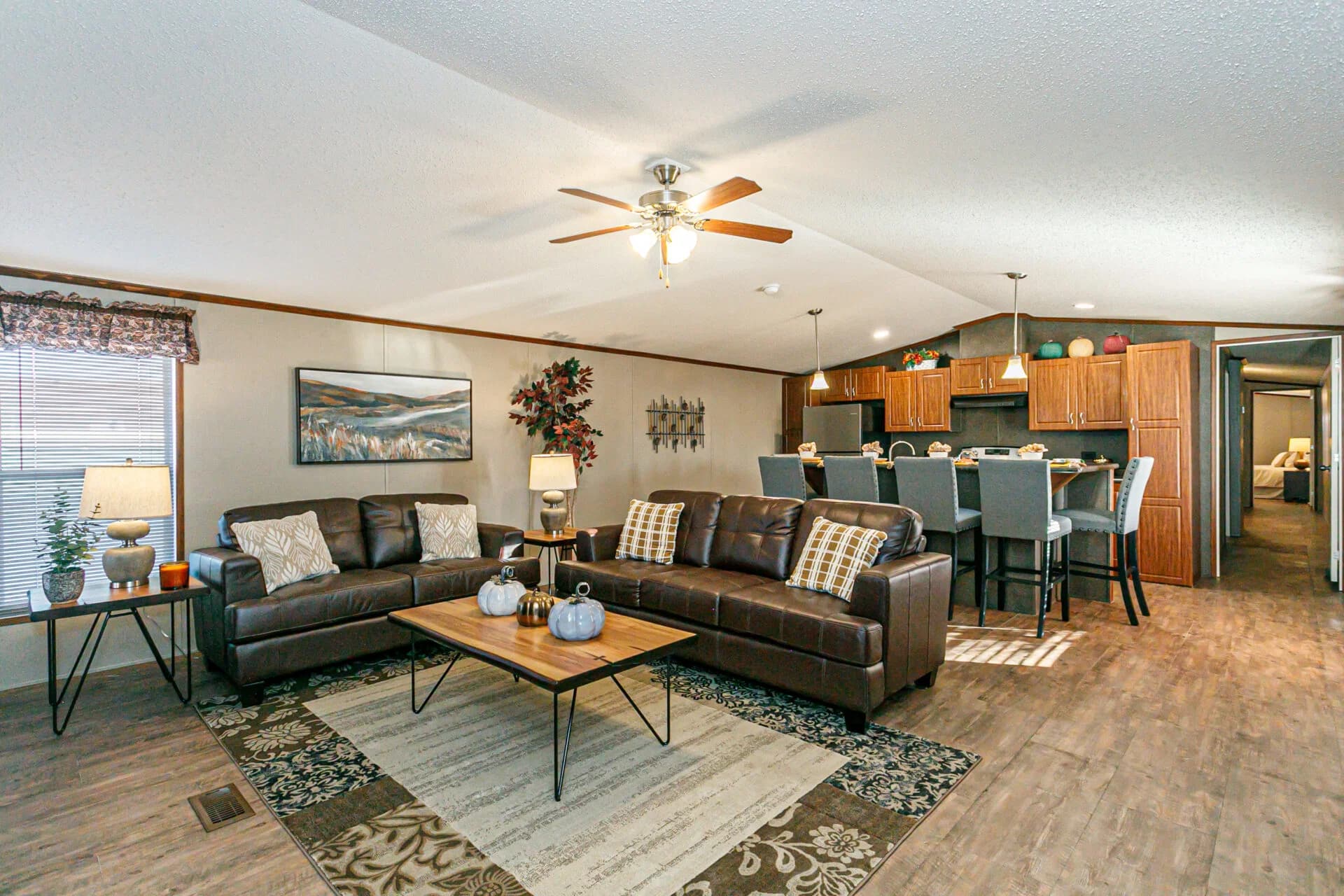 Heritage h-1872-32a interior home features
