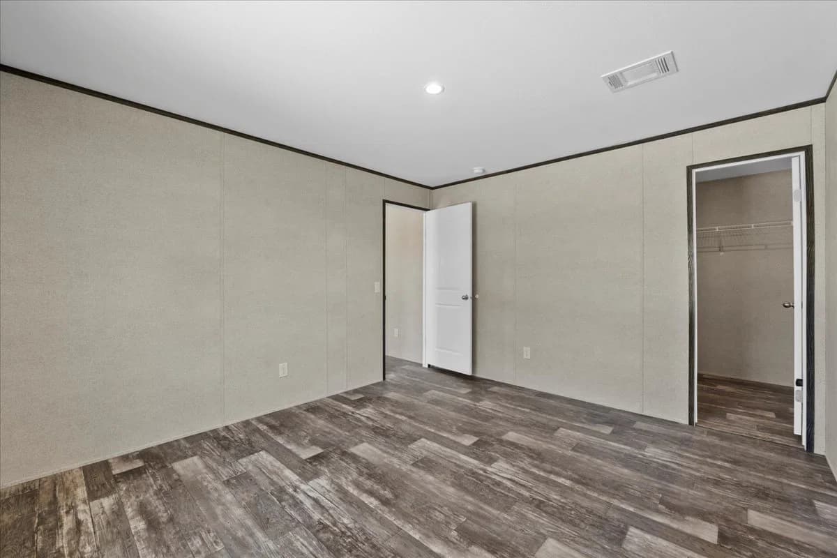 114 mark avenue, lady lake, florida 32159 (sold) 265,300 interior home features