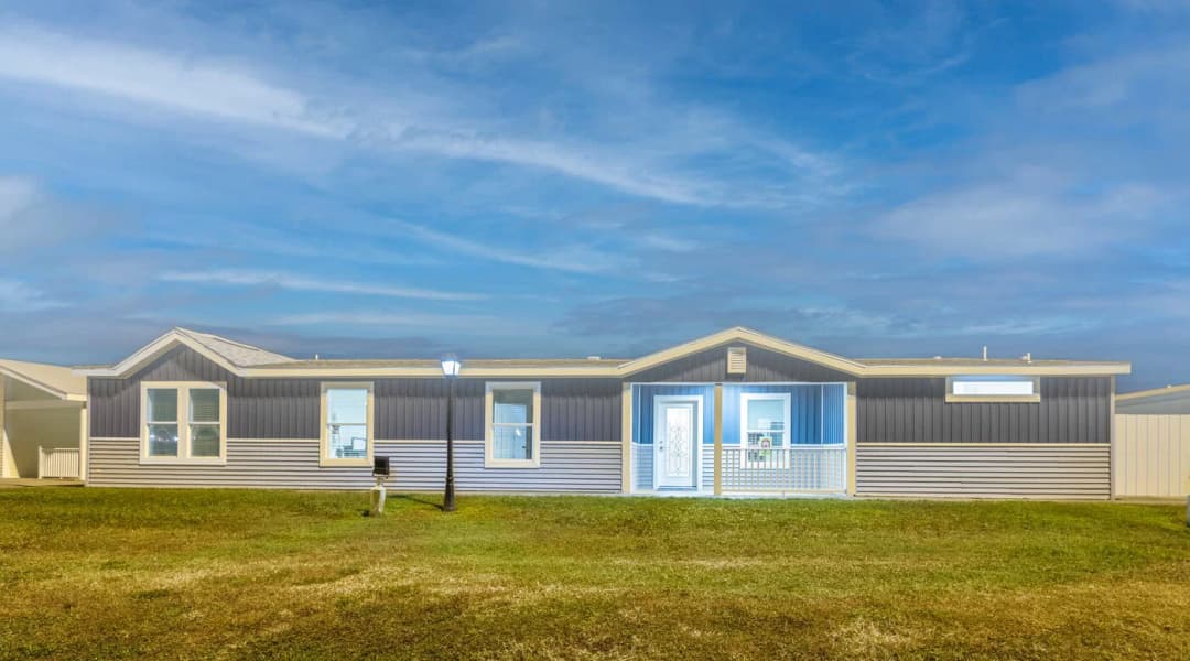 Tradewinds ii 40684c hero, elevation, and exterior home features