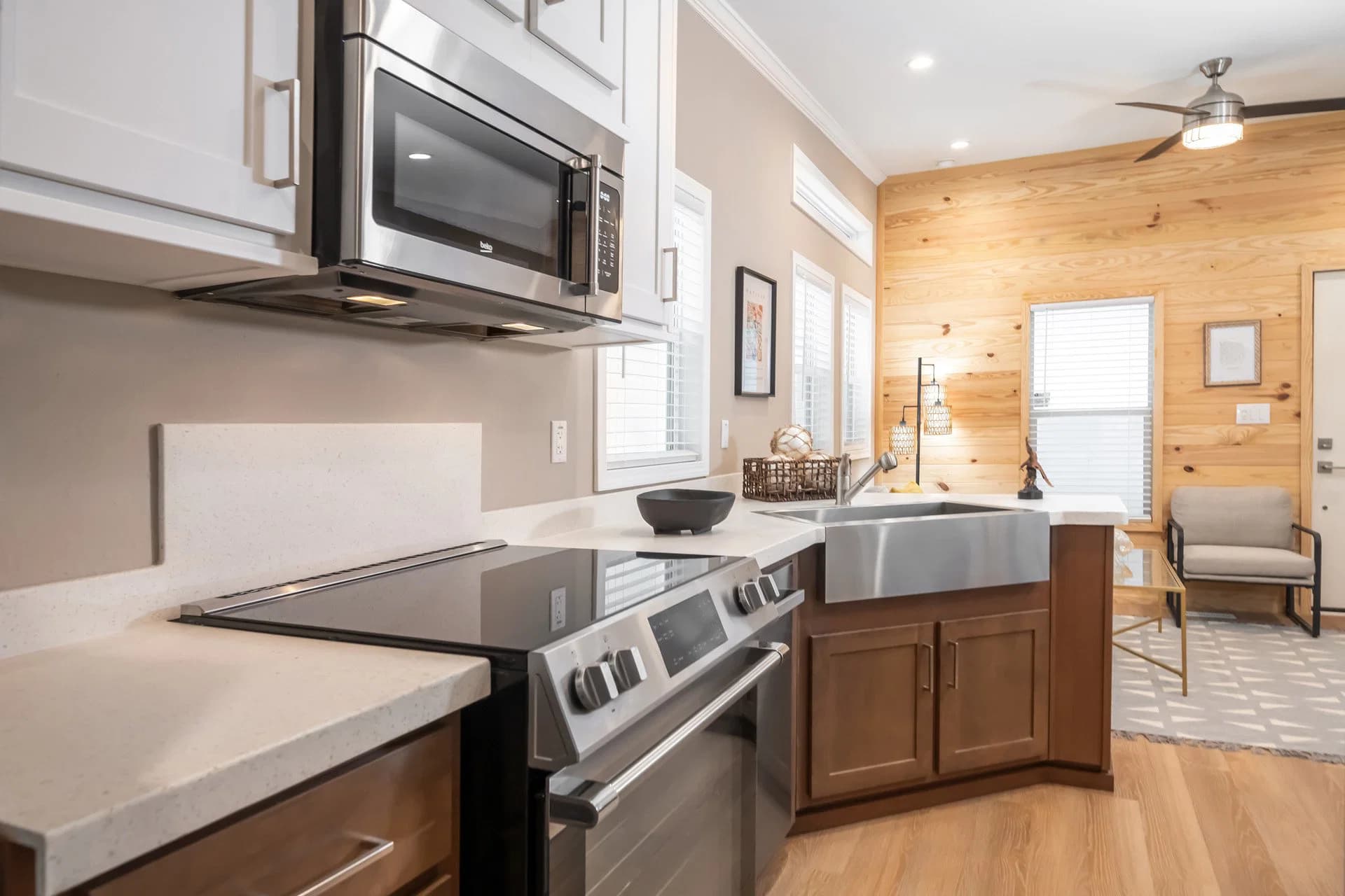 Wedge hk13382s kitchen home features