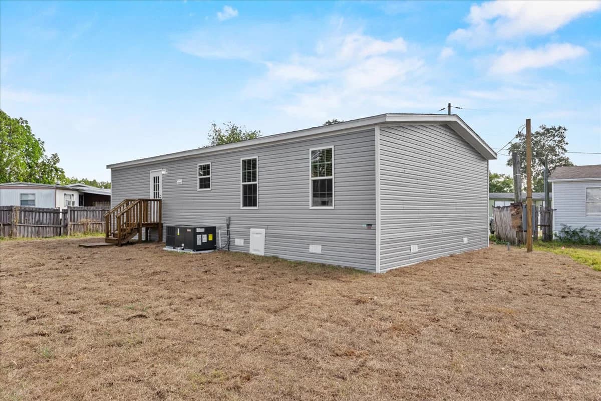 1909 pleasure drive, holiday, florida 34691 (sold) $210,997  home features